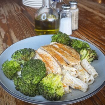 Cheesy Broccoli Chicken Pasta